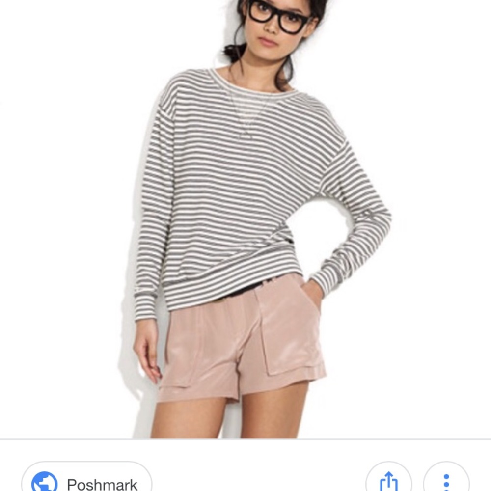 Hi-line fleece striped sweatshirt.